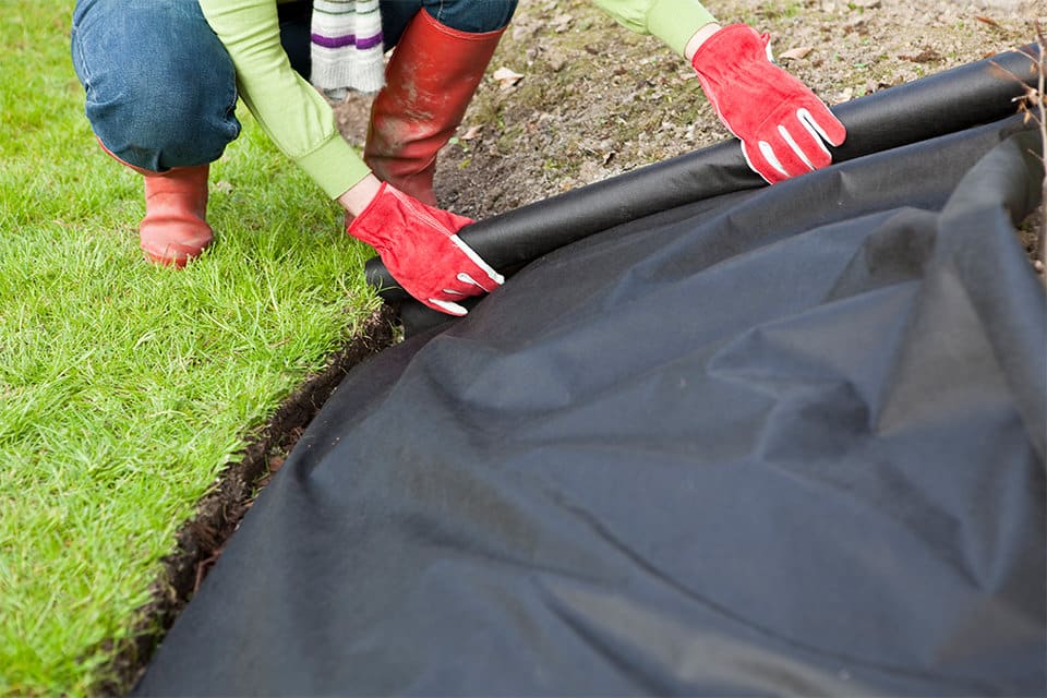 Gartenvlies Verlegung